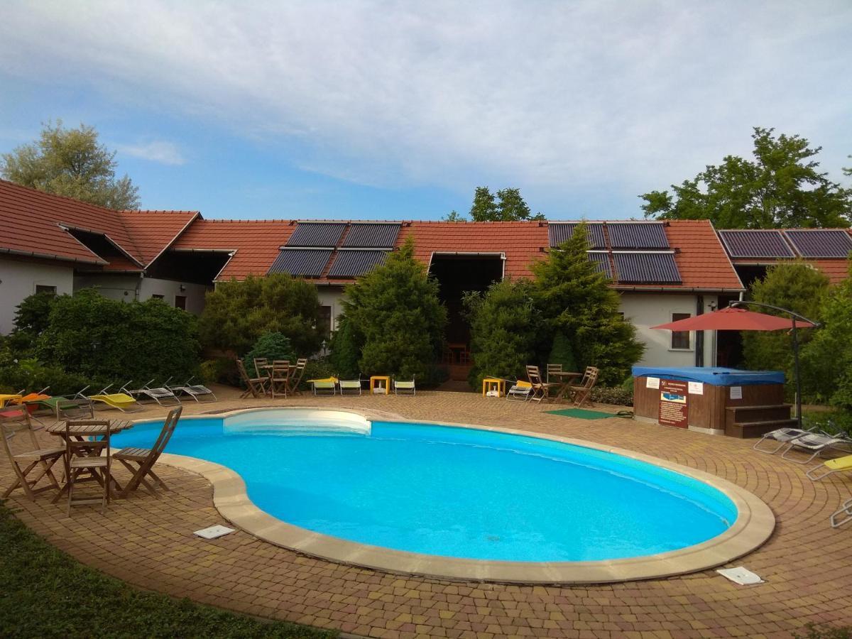 Nádas Pihenőpark Tiszafüred Exterior foto